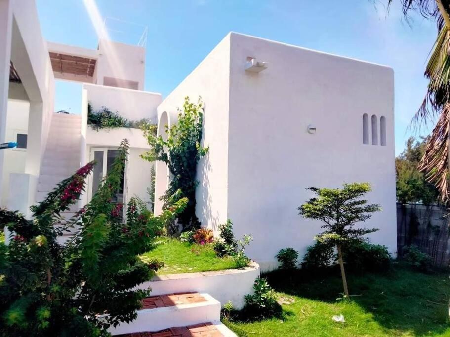 Ho Lan Retreat, Villa Mat Bien Danh Cho 8 Nguoi. Pho Tri Εξωτερικό φωτογραφία
